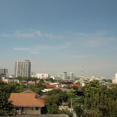 Hotel Regent Ngamwongwan Nonthaburi Exterior foto