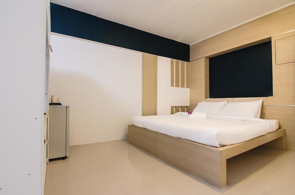 Hotel Regent Ngamwongwan Nonthaburi Zimmer foto